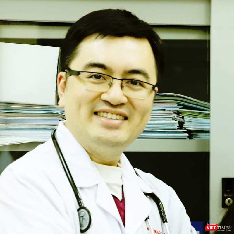 BS. Vũ Quốc Đạt - Bộ môn Truyền nhiễm Trường Đại học Y Hà Nội, Phó trưởng Khoa Bệnh nhiệt đới và Can thiệp giảm hại Bệnh viện Đại học Y Hà Nội