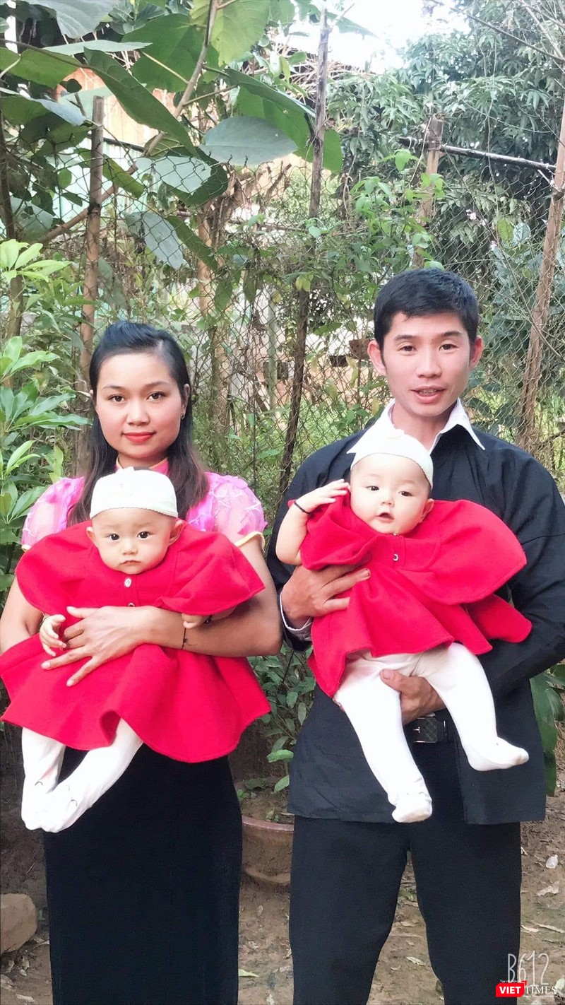 Gia đình chị Lò Thị Thêu - anh Phùng Văn Hạnh - 1 trong 10 ca TTTON miễn phí 2020 đã sinh bé