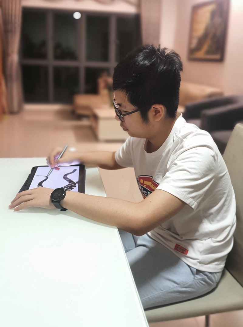 Em Phạm Tuấn Minh học sinh trường THPT Chuyên Hà Nội - Amsterdam.