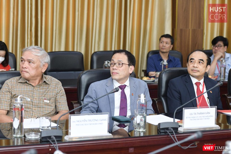 Lãnh đạo Trường ĐHYHN dự lễ ký kết