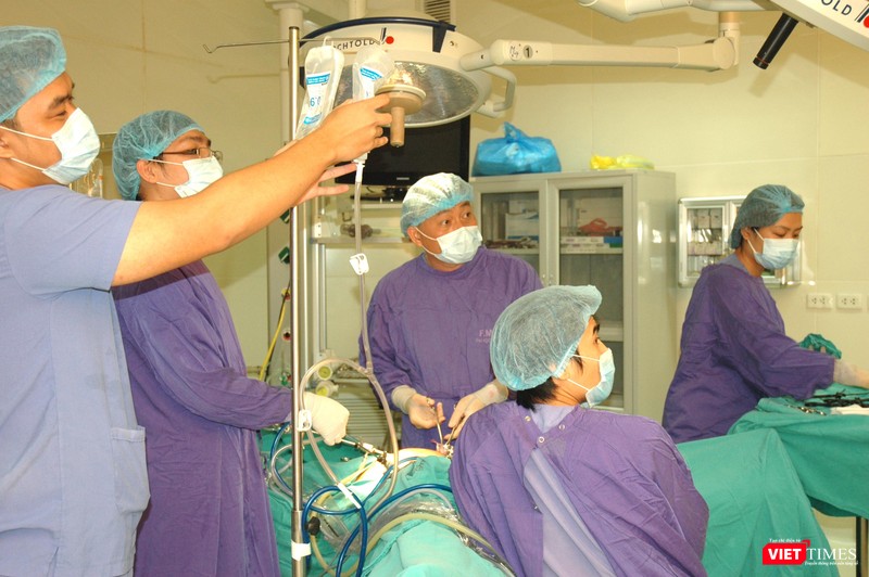 Một ca phẫu thuật ung thư cổ tử cung tại BV Đại học Y Hà Nội