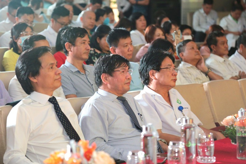 Tại lễ trao quyết định kiêm nhiệm chức Giám đốc Trung tâm Điều phối Quốc gia về ghép bộ phận cơ thể người cho PGS.TS Đồng Văn Hệ