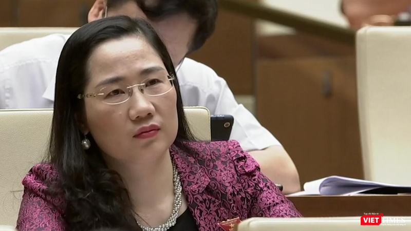 Đại biểu Nguyễn Thị Thủy - Đoàn ĐBQH tỉnh Bắc Kạn rất quan tâm phần trả lời chất vấn của Bộ trưởng Tô Lâm.