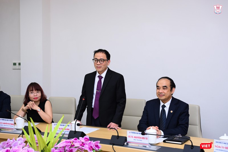 GS.TS Tạ Thành Văn - Chủ tịch Hội đồng Trường Đại học Y Hà Nội – tin tưởng những nội dung ký kết sẽ sớm trở thành hiện thực