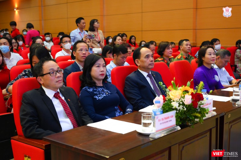 Q. Bộ trưởng Bộ Y tế Đào Hồng Lan đến dự và phát biểu tại lễ khai giảng năm học mới của Trường Đại học Y Hà Nội Q. Bộ trưởng Bộ Y tế Đào Hồng Lan đến dự và phát biểu tại lễ khai giảng năm học mới của Trường Đại học Y Hà Nội