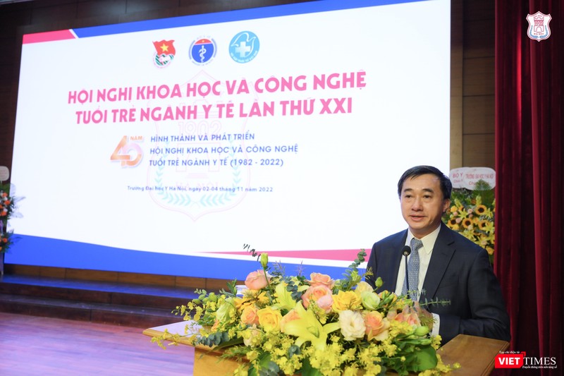 Thứ trưởng Bộ Y tế Trần Văn Thuấn