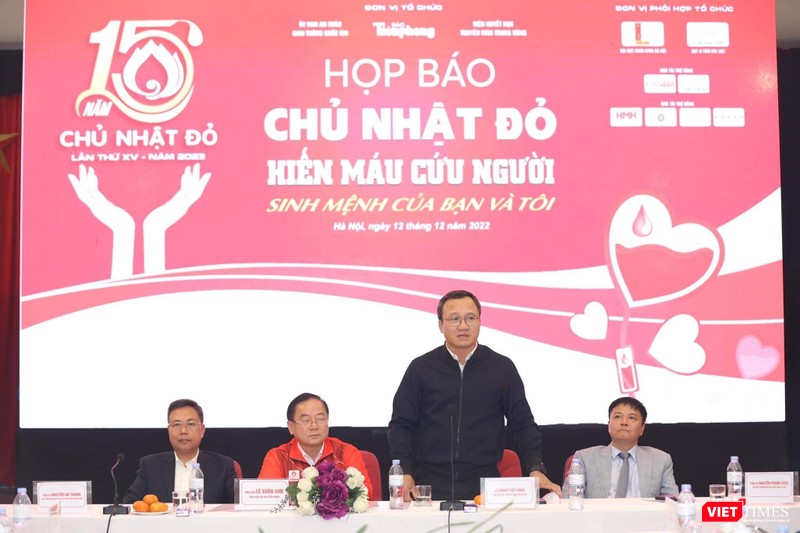 Ông Khuất Việt Hùng - Phó Chủ tịch chuyên trách Ủy ban An toàn Giao thông Quốc gia - cam kết đồng hành với “Chủ nhật Đỏ”