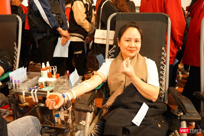 Nhiều người dân đã đến tình nguyện hiến máu tại buổi lễ khai mạc Chủ nhật Đỏ 2023 Nhiều người dân đã đến tình nguyện hiến máu tại buổi lễ khai mạc Chủ nhật Đỏ 2023