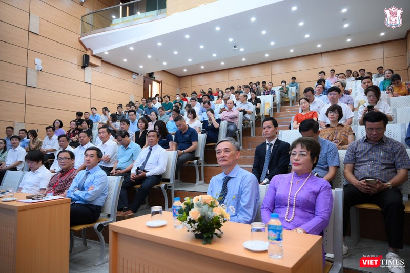 VT_ Hoi trương.jpg