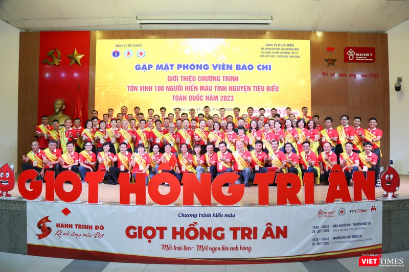 100 gương mặt xuất sắc về hiến máu tình nguyện 