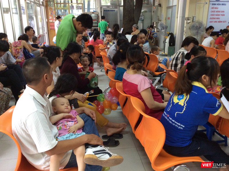 VT_ chơ tiem vaccin.JPG