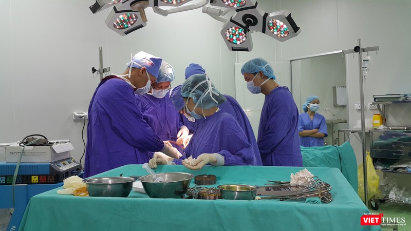  Thanh toán trực tiếp cho bệnh nhân sẽ giúp các bác sĩ chủ động trong điều trị (ảnh: Thu Hương)