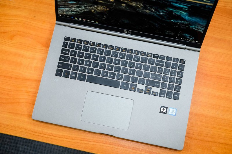 Gram 2019 - laptop 17 inch nhẹ nhất thế giới