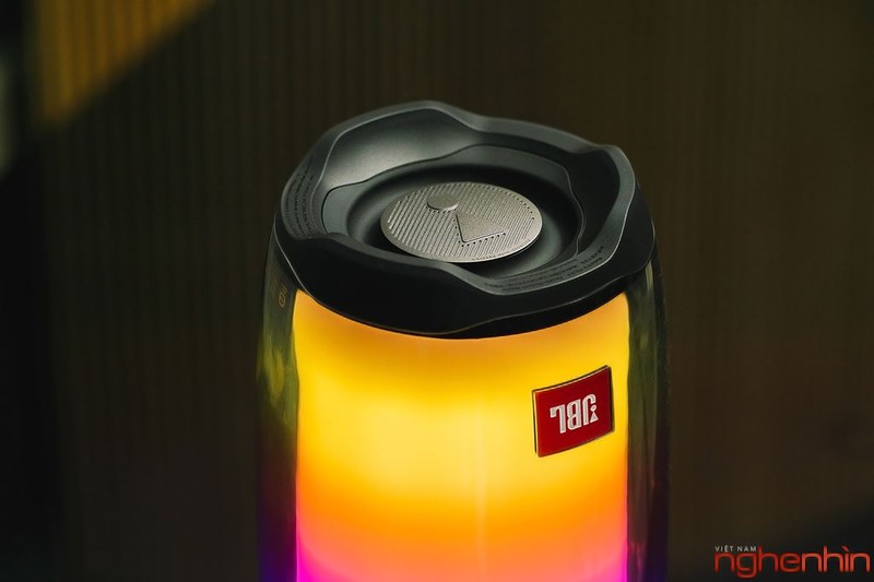 Mở hộp và đánh giá JBL Pulse 4 đầu tiên tại Việt Nam ảnh 6