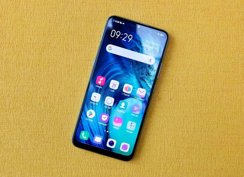 6 smartphone tầm trung pin khủng