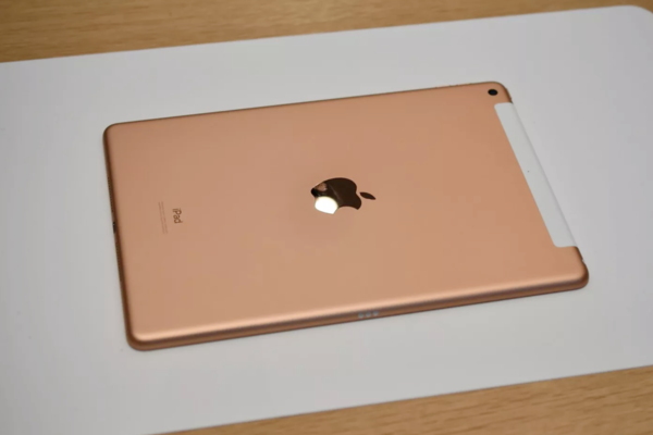 iPad 10.2 inch ra mắt: Dùng được bút Apple Pencil, giá 329 USD