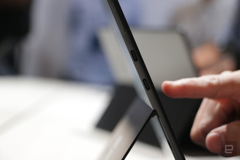 Surface Pro X: chiếc Surface đẹp nhất Microsoft từng tạo ra, giá từ 999 USD ảnh 4