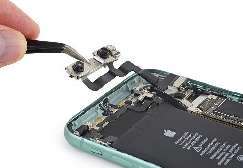 Linh kiện thu nhỏ sẽ cho phép các nhà sản xuất smartphonesử dụng khoảng không gian trống cho các thành phần quan trọng khác. Ảnh:iFixit. Linh kiện thu nhỏ sẽ cho phép các nhà sản xuất smartphone tự do sử dụng khoảng không gian trống cho các thành phần quan trọng khác. Ảnh: iFixit.
