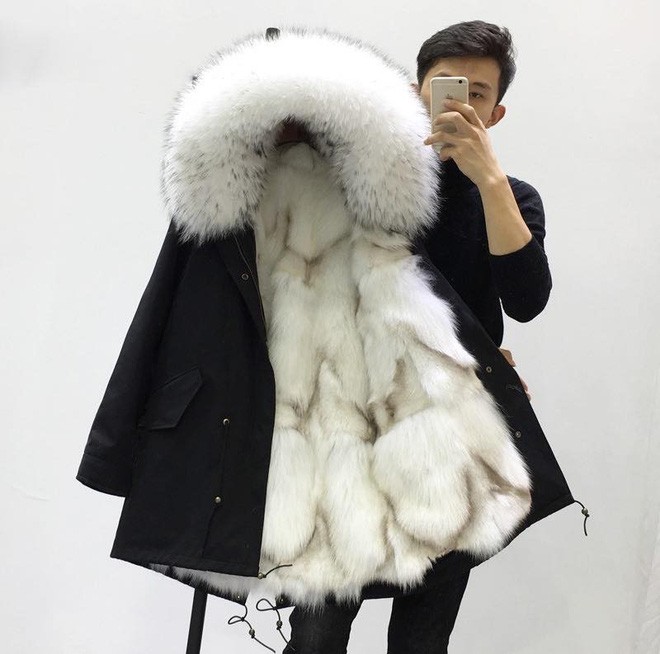 Chiếc áo Vinh đặt mua trông rất xịn xò