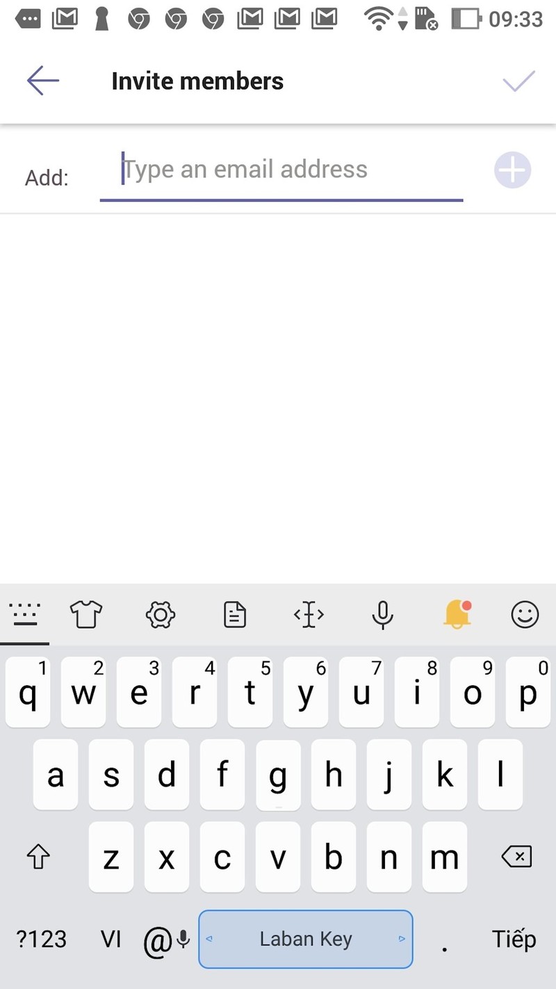 Trên điện thoại người dùng có thể gửi mời qua địa chỉ email. 