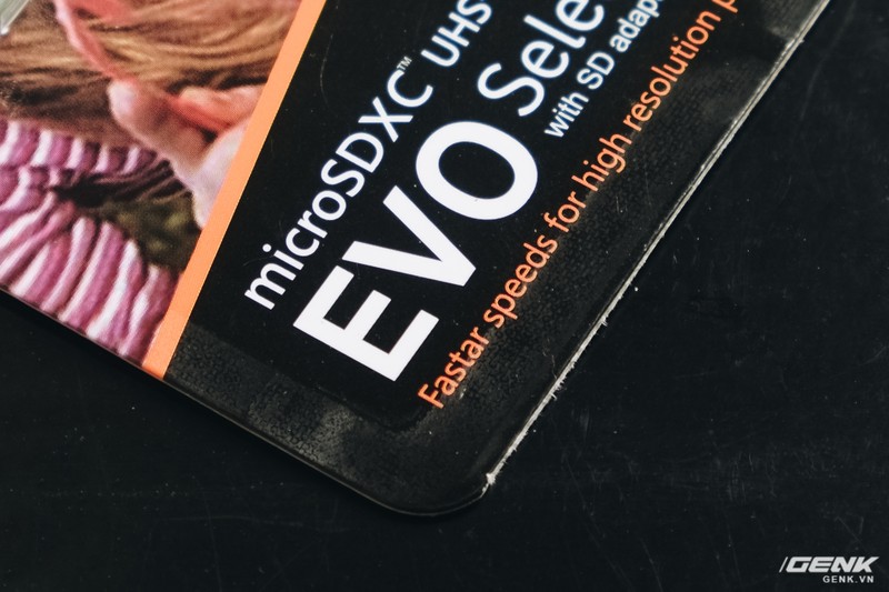 Lỗi sai chính tả trên bao bì thẻ nhớ. Lỗi sai chính tả trên bao bì thẻ nhớ.