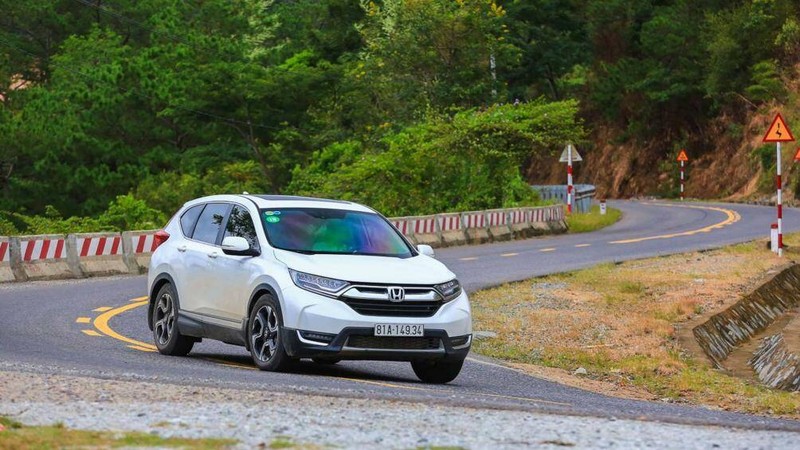 Giữ phanh liên tục dễ dẫn đến bị bó phanh, mòn má rất nhanh Giữ phanh liên tục dễ dẫn đến bị bó phanh, mòn má rất nhanh