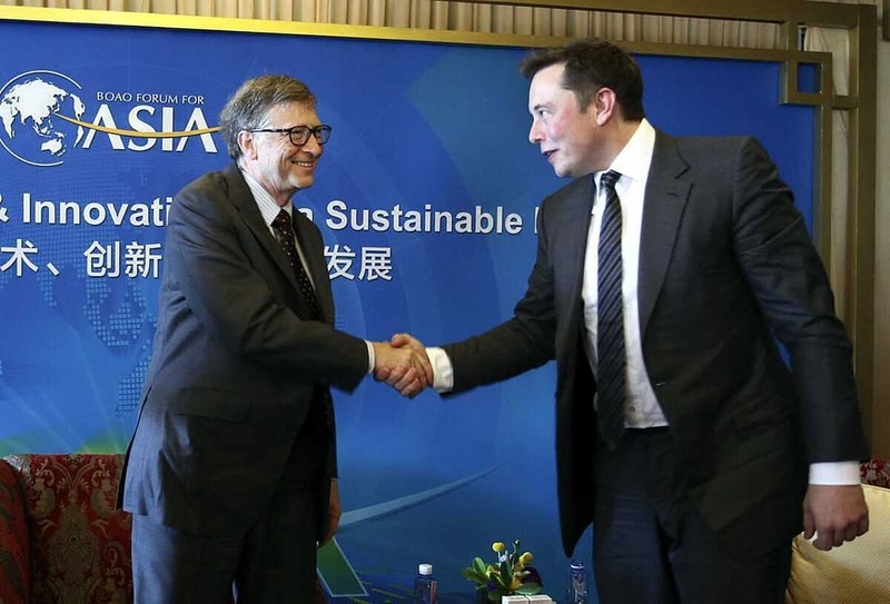 Bill Gate và Elon Musk gặp nhau tại diễn đàn Boao Forum For Asia Annual Conference năm 2015. Ảnh: AP. Bill Gate và Elon Musk gặp nhau tại diễn đàn Boao Forum For Asia Annual Conference năm 2015. Ảnh: AP.