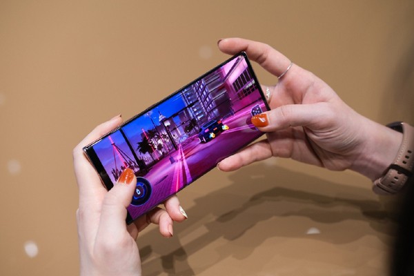 Khi 5G được phủ sóng rộng rãi, trải nghiệm chiến game trên Galaxy Note20 sẽ như “hổ thêm cánh”