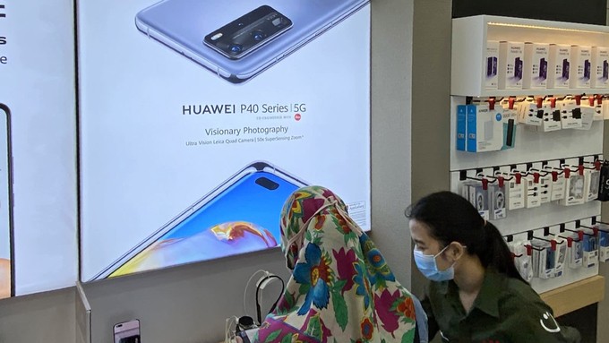 Smartphone Huawei khá phổ biến tại Indonesia. Ảnh: Koya Jibiki. Smartphone Huawei khá phổ biến tại Indonesia. Ảnh: Koya Jibiki.