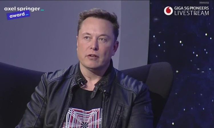 Elon Musk nói về nguy cơ của dữ liệu lớn trong sự kiện ngày 1/12.
