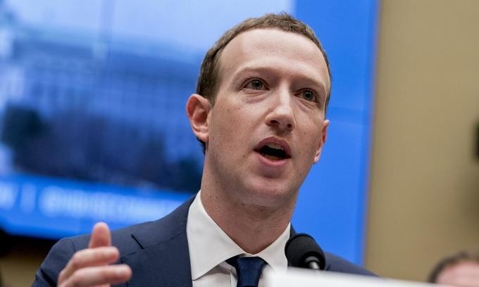 Mark Zuckerberg điều trần trước quốc hội Mỹ năm 2018. Ảnh: AP.