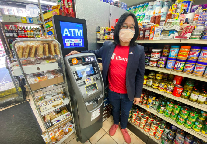 ATM Bitcoin xuất hiện nhiều nơi tại Mỹ, từ siêu thị, nhà hàng đến cây xăng. Ảnh: Reuters. ATM Bitcoin xuất hiện nhiều nơi tại Mỹ, từ siêu thị, nhà hàng đến cây xăng. Ảnh: Reuters.