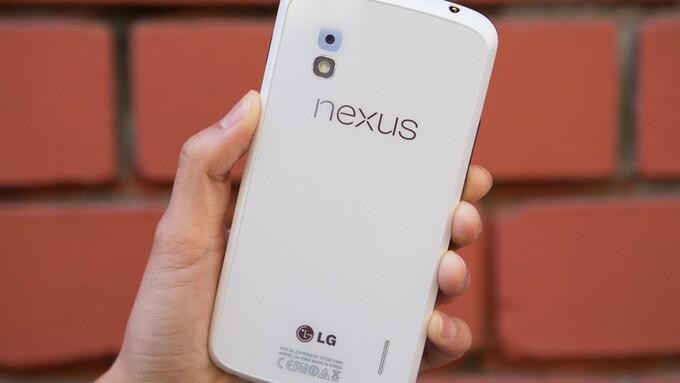 Nexus 4 của Google được LG sản xuất dựa trên thiết kế của Optimus G. Ảnh: CNet.
