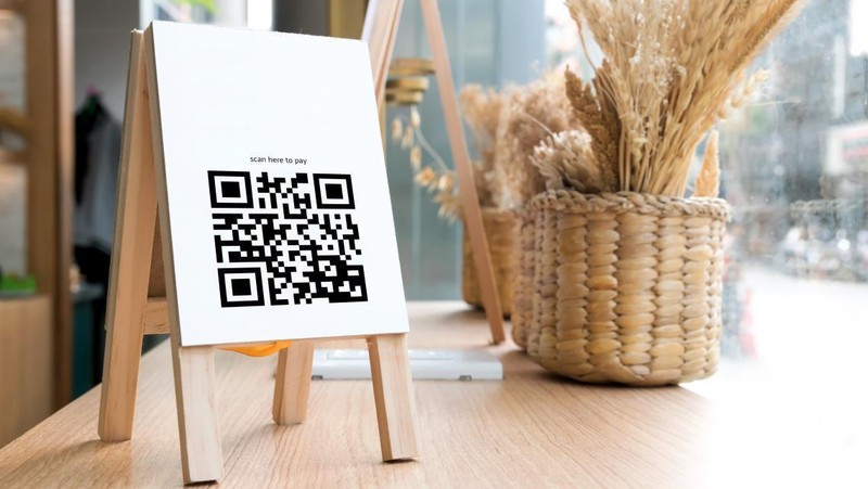 Số lượng điểm chấp nhận thanh toán QR Code tăng lên cũng góp phần gia tăng lượng người giao dịch bằng QR Code. Số lượng điểm chấp nhận thanh toán QR Code tăng lên cũng góp phần gia tăng lượng người giao dịch bằng QR Code.