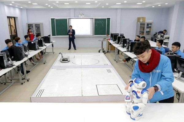 Thủ tục thành lập trường cao đẳng là 1 trong 18 dịch vụ công trực tuyến đang được Tổng cục Giáo dục nghề nghiệp cung cấp (Ảnh minh họa: baodantoc.vn)