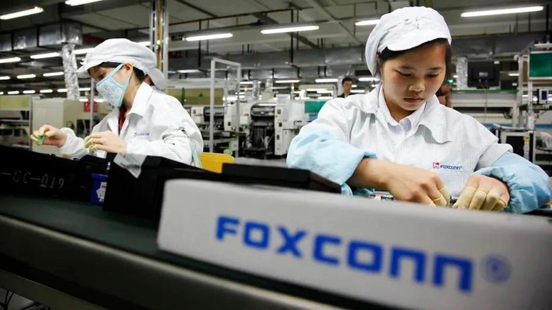 Foxconn là nhà lắp ráp iPhone lớn nhất thế giới và cũng là nhà cung cấp các bộ phận cơ khí quan trọng cho Apple. Ảnh: Getty Images. Foxconn là nhà lắp ráp iPhone lớn nhất thế giới và cũng là nhà cung cấp các bộ phận cơ khí quan trọng cho Apple. Ảnh: Getty Images.