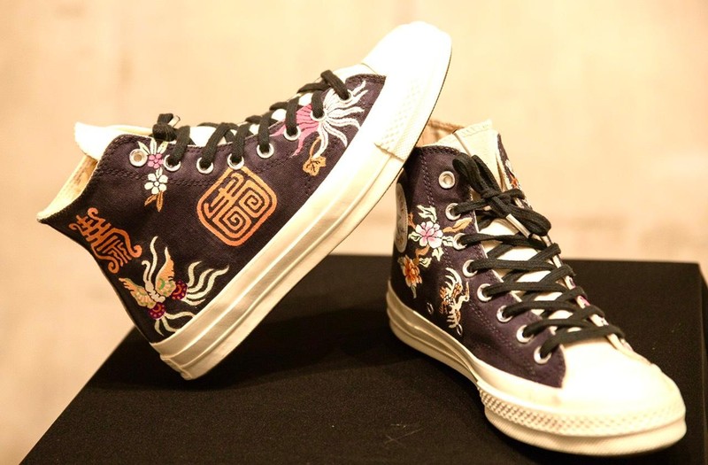 La Quốc Bảo tiết lộ anh đang thiết kế 2 độc giày độc bản khác, đẹp không kém tác phẩm này, để tặng Hội Từ Tâm Đắk Lắk La Quốc Bảo tiết lộ anh đang thiết kế 2 độc giày độc bản khác, đẹp không kém tác phẩm này, để tặng Hội Từ Tâm Đắk Lắk