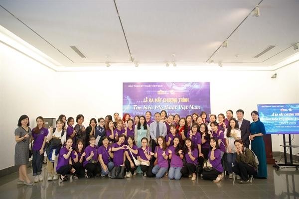 Các đại biểu, khách mời tham gia chương trình