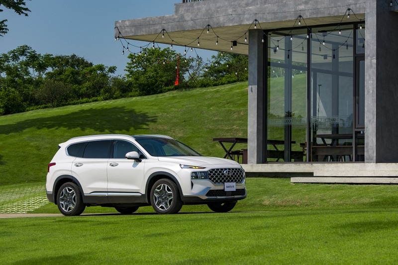 Hyundai Santa Fe Hybrid - 2.jpeg