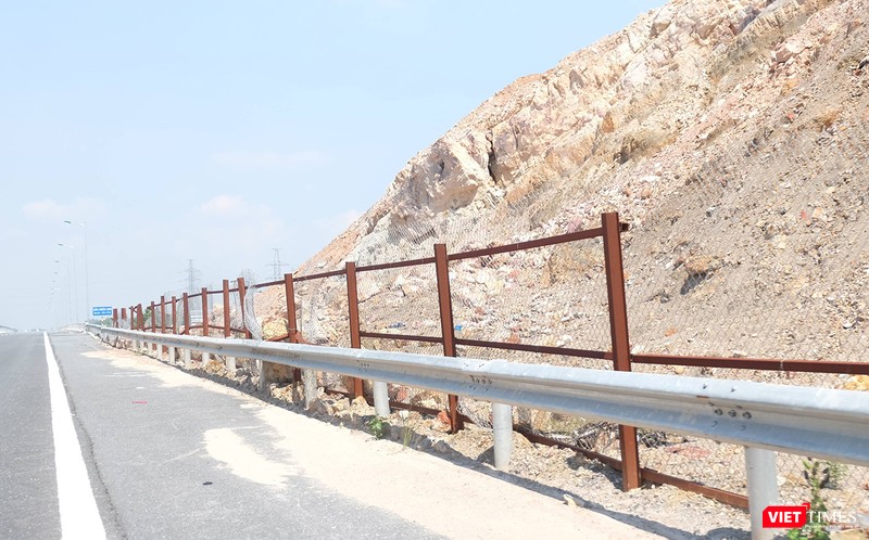 Một đoạn rào chắn tạm