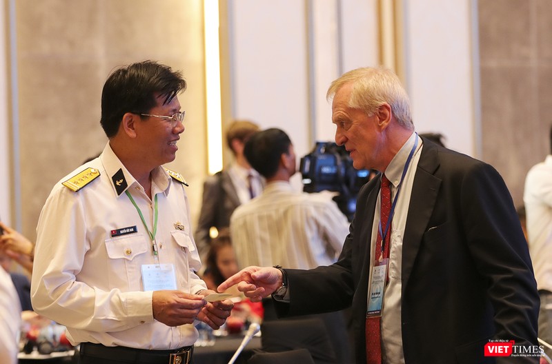 Nhiều đại biểu từ các nước ngoài khu vực mong muốn ASEAN và Trung Quốc tăng cường minh bạch tiến trình đàm phán, tôn trọng lợi ích hợp pháp của các nước ngoài khu vực.