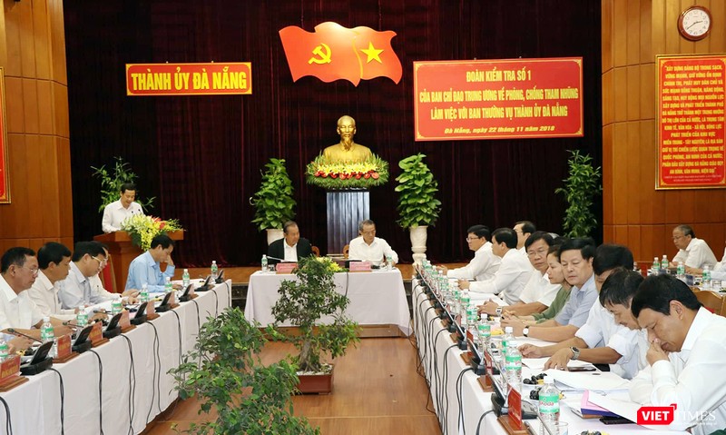 Chiều 22/11, Đoàn kiểm tra số 1 Ban chỉ đạo Trung ương về phòng chống tham nhũng do Phó thủ tướng thường trực Chính phủ Trương Hòa Bình làm trưởng đoàn đã làm việc với Ban Thường vụ Thành ủy Đà Nẵng về tình hình thực hiện công tác thu hồi tài sản bị chiếm đoạt, thất thoát trong các vụ án hình sự về tham nhũng, kinh tế Chiều 22/11, Đoàn kiểm tra số 1 Ban chỉ đạo Trung ương về phòng chống tham nhũng do Phó thủ tướng thường trực Chính phủ Trương Hòa Bình làm trưởng đoàn đã làm việc với Ban Thường vụ Thành ủy Đà Nẵng về tình hình thực hiện công tác thu hồi tài sản bị chiếm đoạt, thất thoát trong các vụ án hình sự về tham nhũng, kinh tế