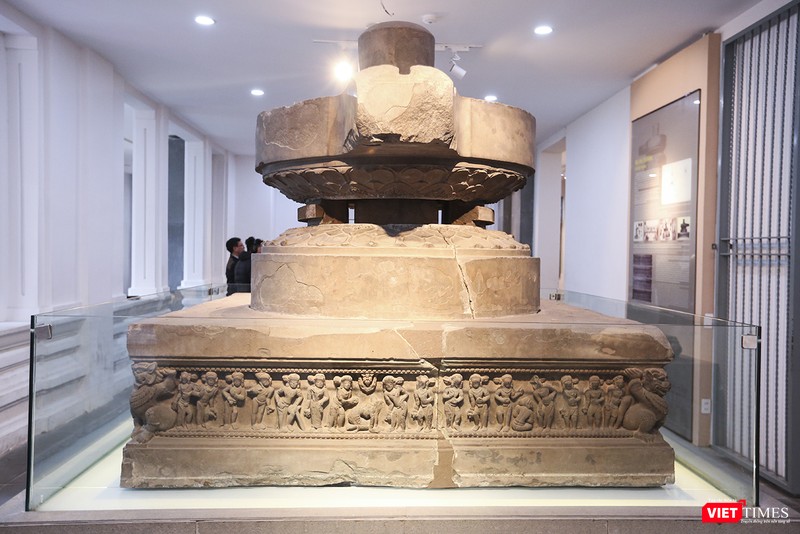 Đài thờ Trà Kiệu là câu chuyện thần thoại kể về đám cưới của hoàng tử Rama và công chúa Sita trong trường ca Ramayana huyền thoại được thể hiện trên thân đài