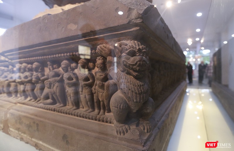 Một số họa tiết trên thân đài