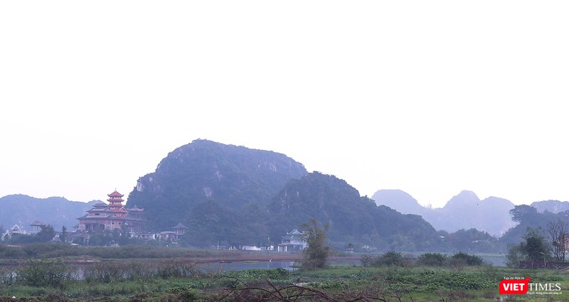 Danh thắng Ngũ Hành Sơn trong sương