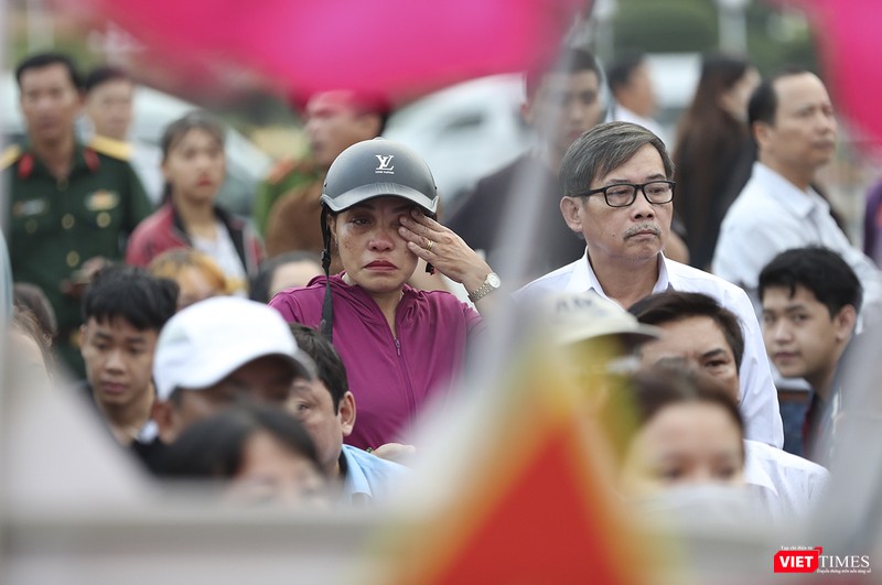 Nước mắt trong ngày hội tòng quân