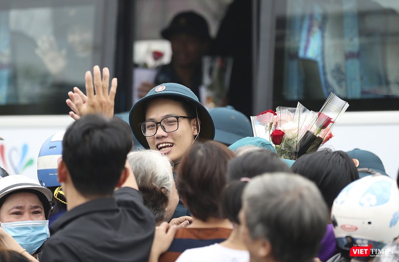 Nụ cười tân binh trong ngày nhập ngũ