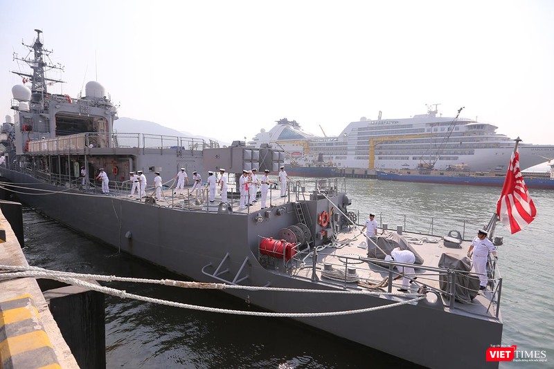 Phía đuôi tàu JS SETOYUKI