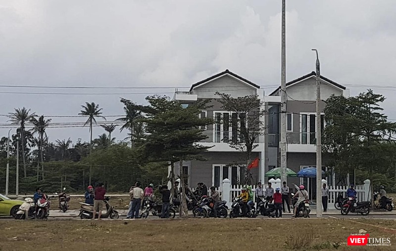 Vụ Bách Đạt An bị tố “bẻ kèo”: Hàng trăm khách hàng kéo đến Văn phòng dự án của Bách Đạt An đòi sổ đỏ