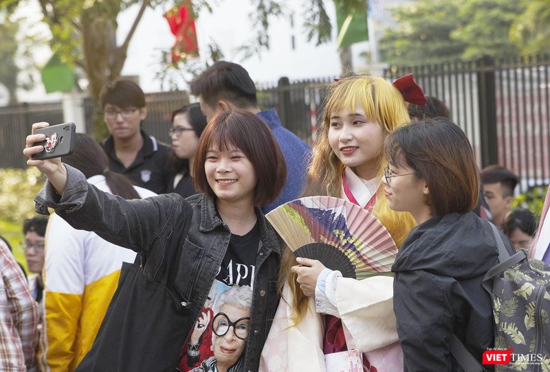 Lưu niệm cùng thần tượng hóa trang